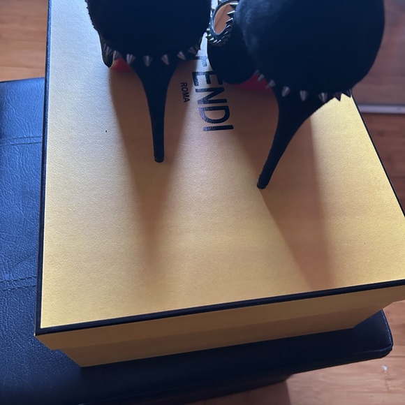 Authentic Christian Louboutin Red Bottom Stilettos Size 8.5 Unique style!! 👠 - Picture 3 of 5
